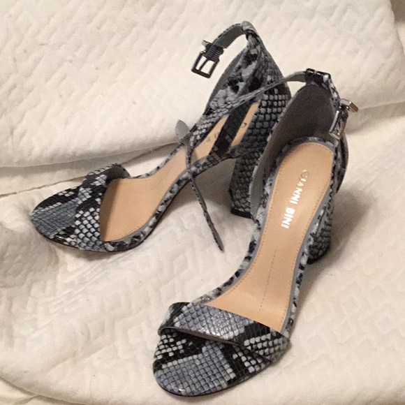 Gianni Bini shoes - Picture 2 of 2
